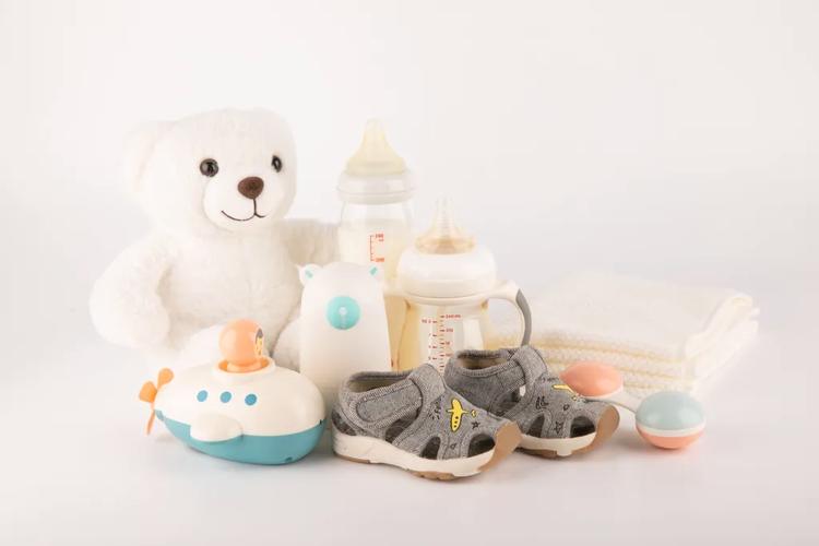 白色育婴用品母婴用品摄影图